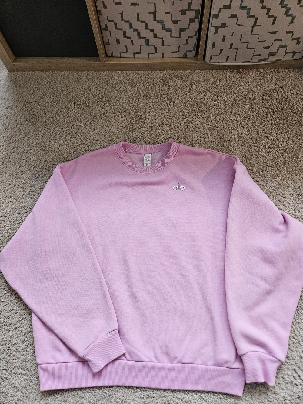 ALO Yoga Crewneck Sweatshirt in Candy Heart Pink